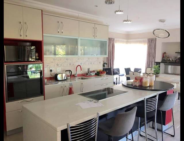 5 BEDROOM HOUSE SOLD IN EYE OF AFRICA ESTATE
